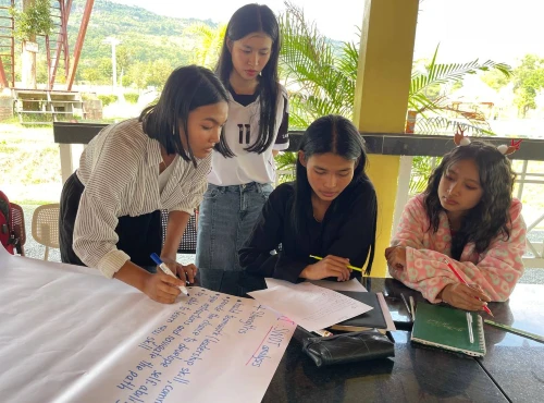 Amazing Girls learning Amazing Girls learning