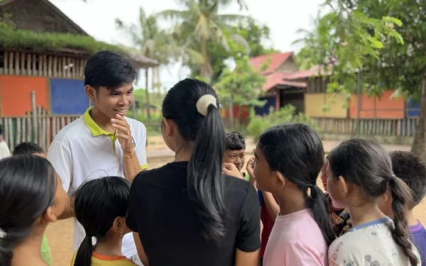 Meet Our Teacher, Tit Toeng!
